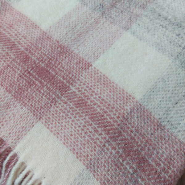 Blanket/throw meadow check pink&grey&cream