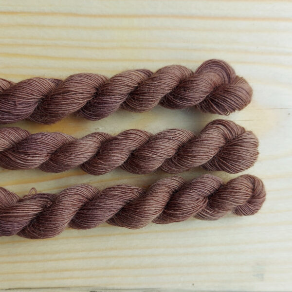 Fine yarn wool 40/2 brown