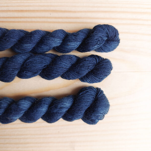 Fine yarn wool 40/2 dark-blue