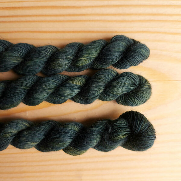 Extra fine yarn wool dark-green
