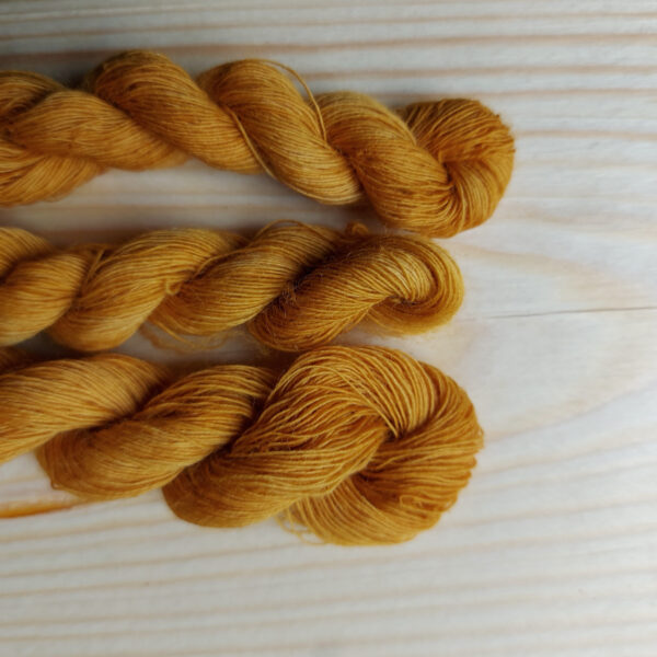 Extra fine yarn wool marigold-orange