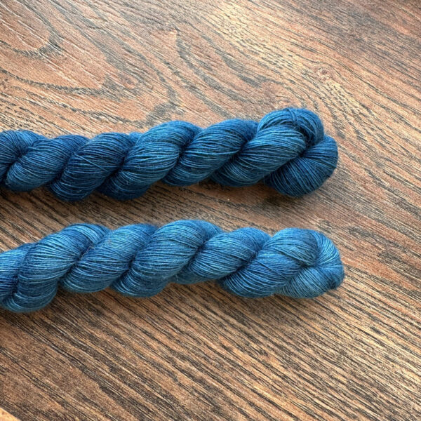 Fine yarn wool-40/2 blue 200m