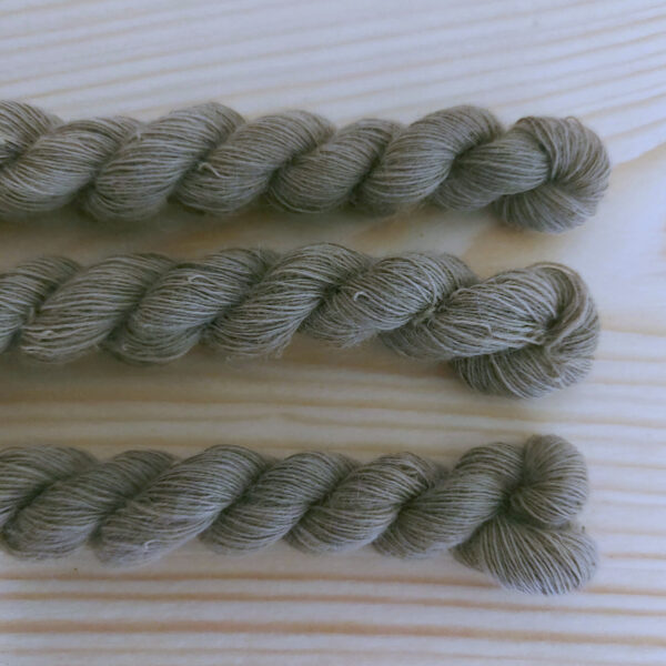 Fine yarn wool 40/2 sand-brown