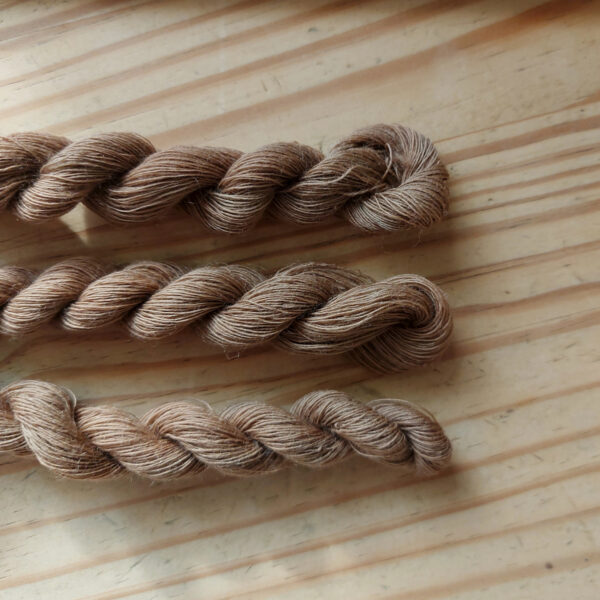 Fine yarn wool 40/2 walnut-brown