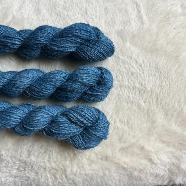 Fine yarn wool-10/2 blue 100m