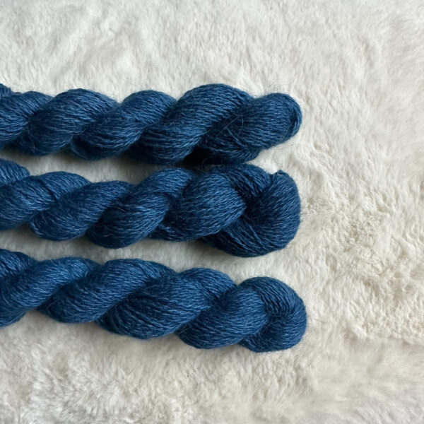 Fine yarn wool-10/2 dark-blue 100m