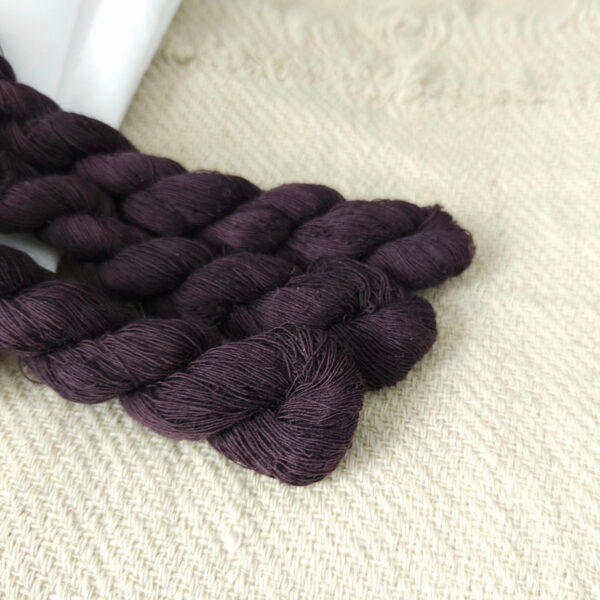 Fine yarn wool-40/2 dark-purple 200m