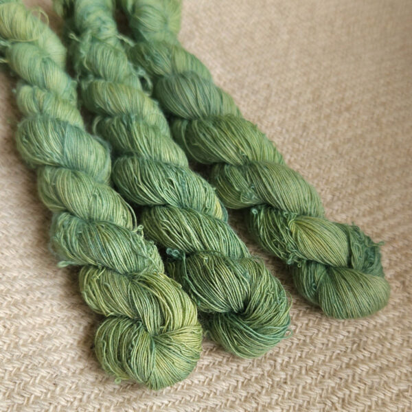 Fine yarn wool-40/2 light-green-melange 200m