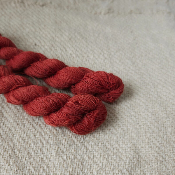 Fine yarn wool 40/2 soft-red 200m