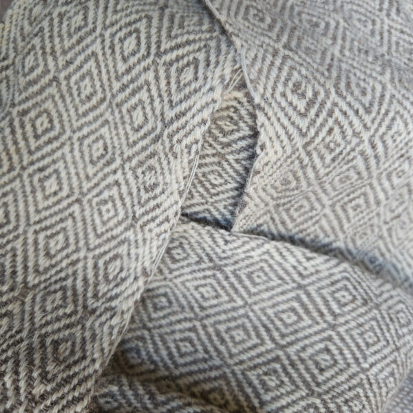 Handwoven leg wrap diamond-twill bicolor