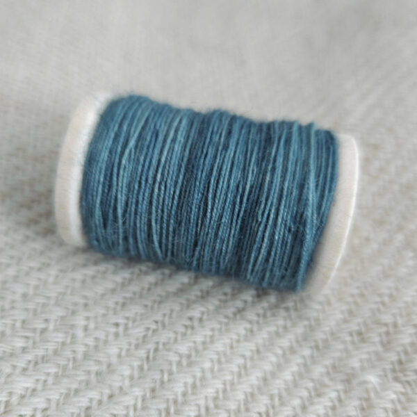 Sewing yarn wool 15/3 blue