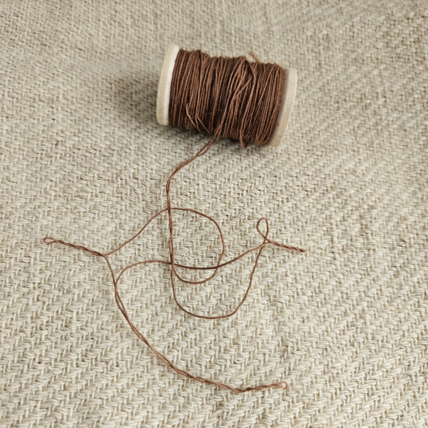Sewing yarn wool 15/3 brown