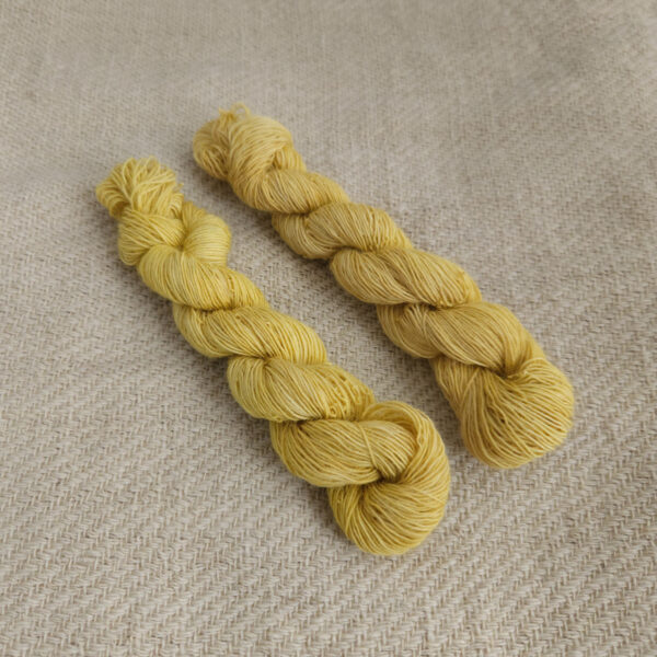 Sewing yarn wool 15/3 yellow-100m