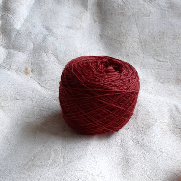 Fine yarn brown red