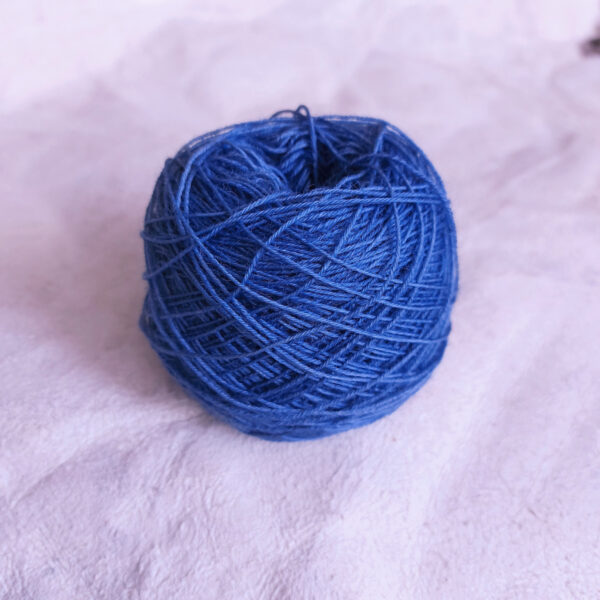 Fine yarn blue