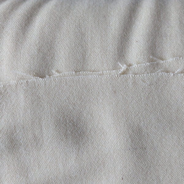 Plainweave wool white medium thick